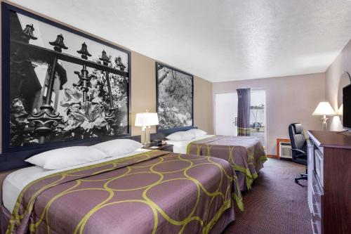 Super 8 by Wyndham Locust Grove in Locust Grove, USA