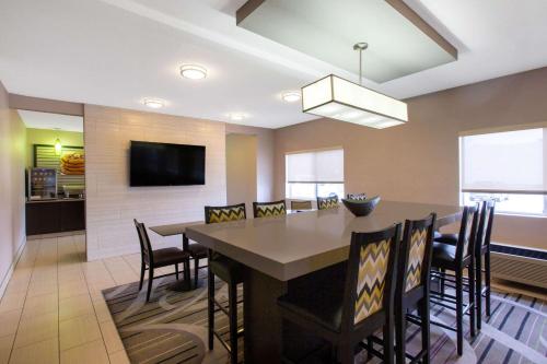 餐廳, 林肯溫德姆拉昆塔酒店 (La Quinta Inn by Wyndham Lincoln) in 林肯