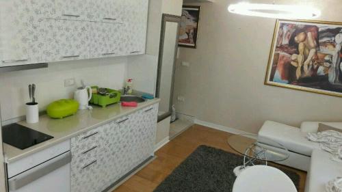 Apartman Life - image 2