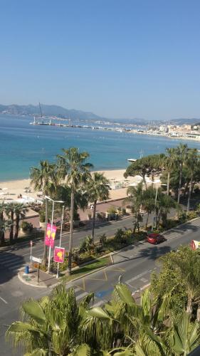 PALAIS MIRAMAR 65 BD DE LA CROISETTE CANNES