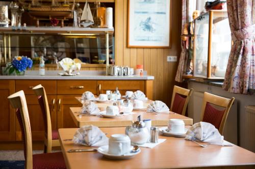 طعام و مشروبات, Inselhotel Ihnken in نورديرني