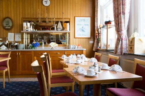 طعام و مشروبات, Inselhotel Ihnken in نورديرني