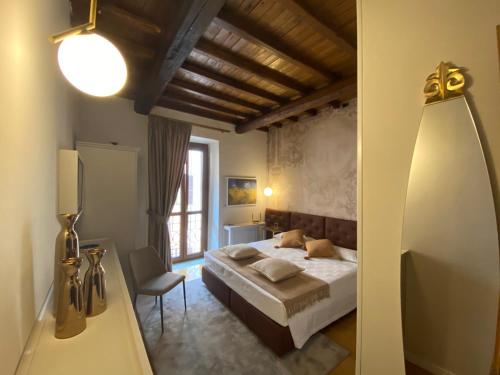 Condotti Rooms, Рим