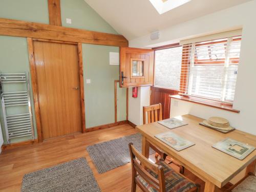 Yeoman's Cottage - main image