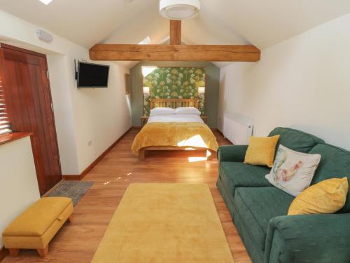 Yeoman's Cottage - image 2