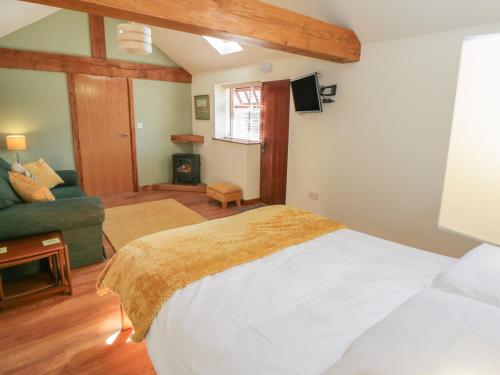 Yeoman's Cottage - image 8