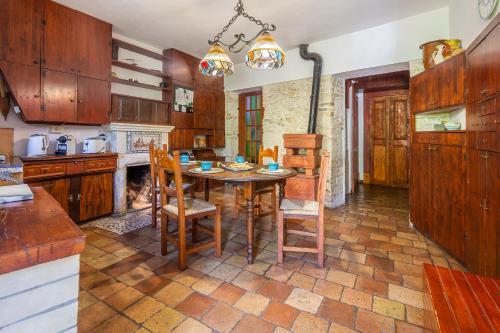 virtuve, Casa Palombara in Magliano deʼ Marsi