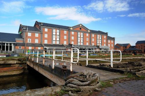 Holiday Inn Ellesmere Port-Cheshire Oaks, an IHG Hotel