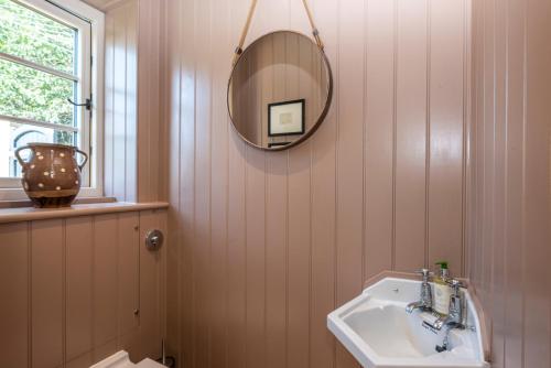 Owl Cottage - image 4