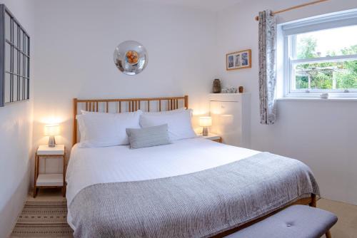 Meadow Cottage Bed & Breakfast - image 13