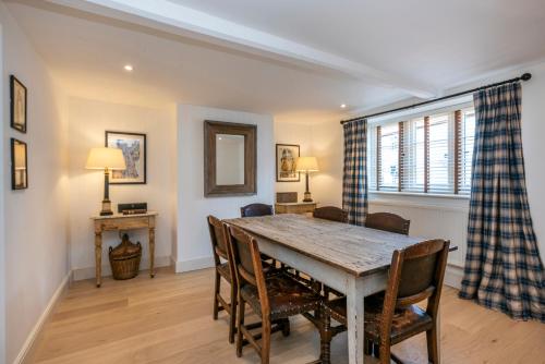 Owl Cottage - image 2