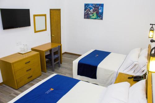 Standard Double Room with Two Double Beds image 6