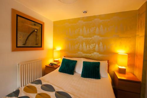 Hollybush Inn - image 9
