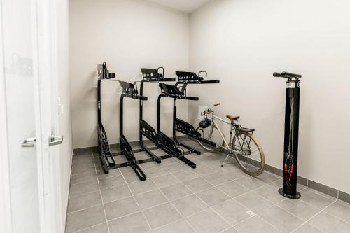 Kislak 302 Spacious 1BR in Heart of Downtown - image 7