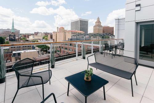Kislak 203 Luxurious 1BR Steps from Everything in Newark, USA