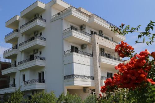METROPOLIS, Ulcinj (foto 3)
