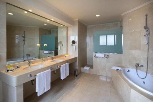 Exe Oviedo Centro - Hotel - Oviedo