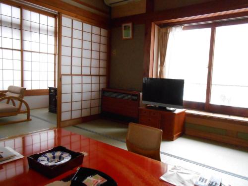 Japanese-Style Corner Room with Shared Bathroom and River View - Non-Smoking