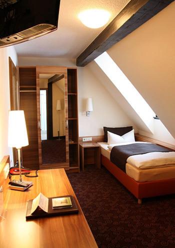 1 twin bed