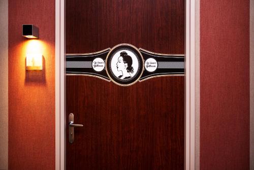 Best Western Plus Hôtel Colbert - image 4