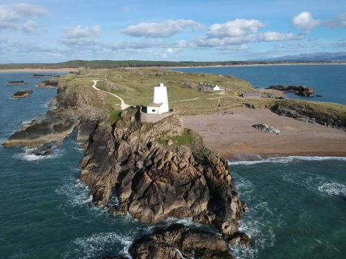 Közeli látványosságok, Glennydd House in Cefni