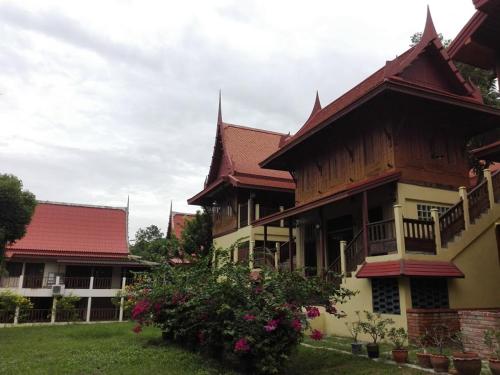 Luang Chumni Village