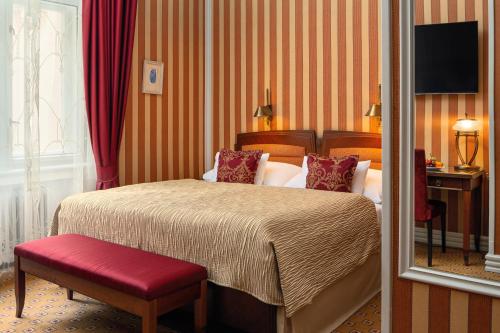 1 queen bed