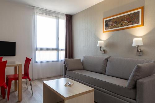 Aparthotel Adagio Access Avignon - image 9