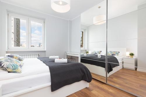 Apartments Warsaw Downtown Świętokrzyska by Renters - image 6