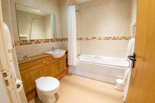 Burntwood Court Hotel - image 9
