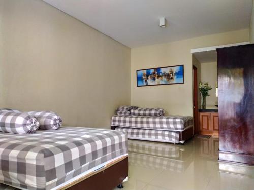 Sewa Villa 6 Kamar Cisarua Puncak