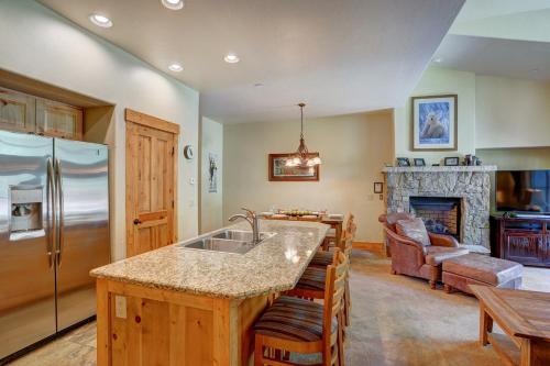 Mountain Thunder 202 townhouse - image 8