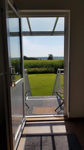 Herrlicher Nord und Süd-Blick direkt am Nord-Ostsee-Kanal (Herrlicher Nord und Sud-Blick direkt am Nord-Ostsee-Kanal) in Breiholz