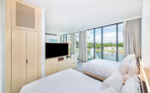 2 queen beds