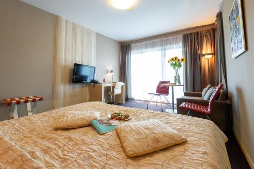 1 double bed, 1 sofa bed