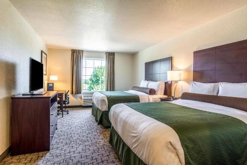 Cobblestone Inn and Suites Devils Lake