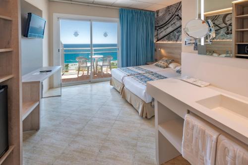 Family Room with Sea View