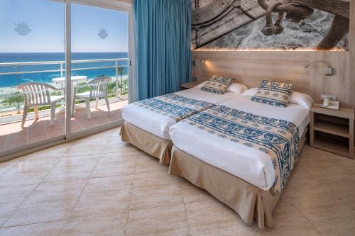 Double Room with Balcony and Sea View