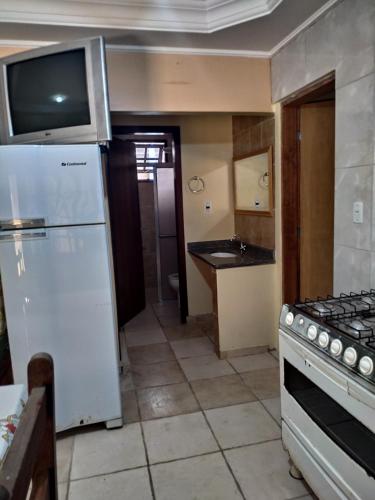 Budget Apartamento Na Praia Ubatuba in ปรายา โด ลาซาโร