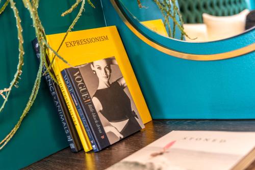Hux Hotel Kensington - main image
