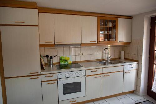 Kleine Reetstube in Tespe