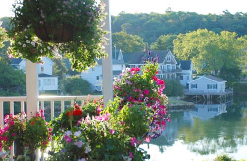 Harbour Towne Inn on the Waterfront