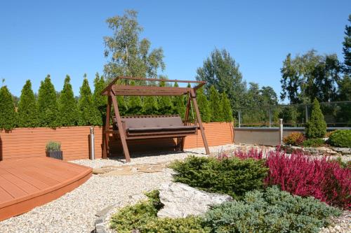 PRIVILEGED LESNÁ - with Garden Terrace, Tatranská Lomnica 2 km