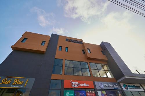 Utvendig, The Alima Suites in Cantonments