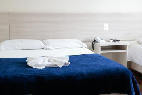 1 double bed, 1 twin bed