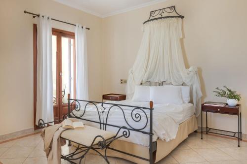Epavlis Hotel & Spa - image 10