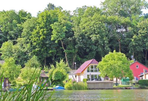 Ferienhaus direkt am See Lychen UC - image 8