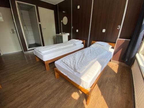 Hostel Utopia - main image