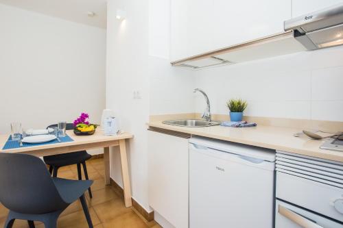 Los Tulipanes - image 11