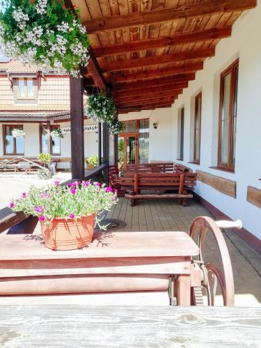 Балкон, Zajazd Dolina Sadosiów (Zajazd Dolina Sadosiow) in Olsztyn City Center